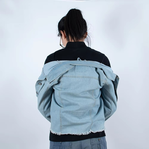 Veste en jean pour femme de haute qualité, décontractée, à manches longues, épaules tombantes, boutonnée sur le devant, avec poches - Product Image 5