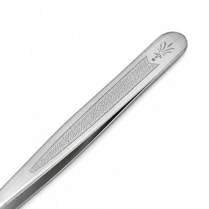 Pince à épiler en acier inoxydable à pointe inclinée et pointue, design moderne, outil de précision durable - Product Image 5