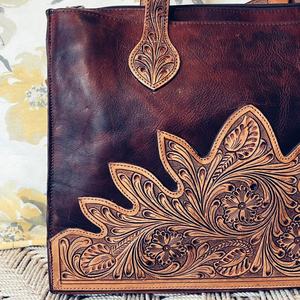 Nouveau sac fourre-tout en cuir véritable bohème à motif floral sculpté à la main, double sangle, couleur personnalisée, motif certifié ISO9001, vente en gros - Product Image 4