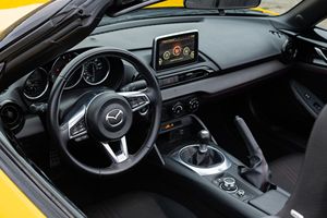 UTILISÉ LHD/RHD 2016 MA ZDA MX-5 MIATA CLUB - Product Image 2