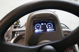 Cortadora de Césped Autopropulsada Husqvarna P525DX Diésel con Tracción en las Cuatro Ruedas, Motor Kubota, Plataforma Frontal Comercial, en Venta - Product Image 6