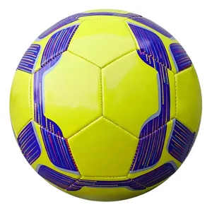 Ballon de football en PU gonflable taille 4 entièrement personnalisable pour l'entraînement - Product Image 5