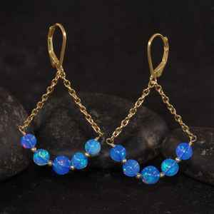 Boucles d'oreilles pendantes en opale bleue feu pour femmes, pierre précieuse en opale feu, fabrication artisanale, argent sterling 925 plaqué or 14 carats, cadeau - Product Image 1
