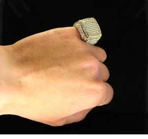 Bague de mariage en moissanite ronde de 2,50 ct plaqué or jaune 14 carats Collection de bagues en moissanite uniques carrées roses - Product Image 3