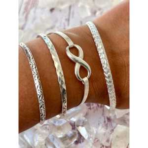 กำไลข้อมือแกะสลักที่สง่างาม - Product Image 4