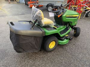 Tracteur de pelouse John Dere X948 24HP à transmission par engrenages 4x4 vert avec siège et roues jaunes - Product Image 6