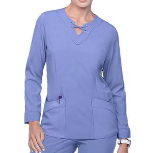 Tenue médicale pour femmes avec tissu respirant, coupe confortable, haut à manches courtes et pantalon assorti, conception OEM 2026 - Product Image 1