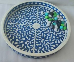 Bandeja de madera con incrustaciones de hueso redondo hecha a mano india de alta calidad para restaurantes y plato de servicio con incrustaciones de hueso elegante redondo - Product Image 1