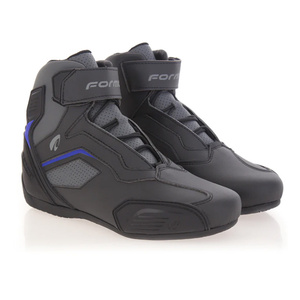 Chaussure de moto FORMA STINGER FLOW en cuir véritable doublée, botte à la cheville avec semelle intérieure en PU et caoutchouc pour une utilisation estivale et hivernale - Product Image 1