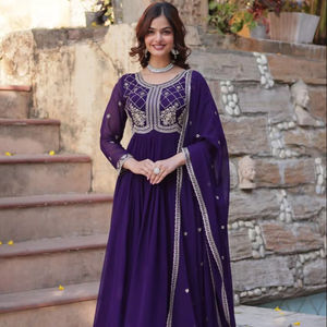 ชุดราตรีผ้าไหมอินเดียสำหรับผู้หญิงดีไซน์แบบพรีเมี่ยมปักเลื่อม zari สำหรับงานแต่งงานและงานปาร์ตี้ - Product Image 1