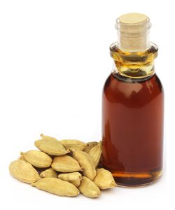 Huile de cardamome 100% pure naturelle et jaune doré pour l'aromathérapie, les soins de la peau et l'utilisation culinaire - Fabricants - Product Image 3