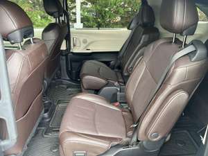Toyota Sienna Platinum d'occasion 2023 - Product Image 3