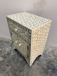 Coffre à tiroirs moderne et écologique de bonne qualité avec incrustation d'os de chameau, artisanat à la mode pour la maison et l'école d'Inde - Product Image 4