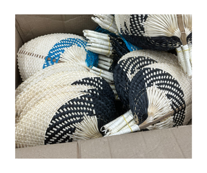 Fabricante de Vietnam, ventilador de mano de madera de bambú hecho a mano, ventilador plegable decorativo, artesanía para el hogar, Exportación lista al por mayor - Product Image 1