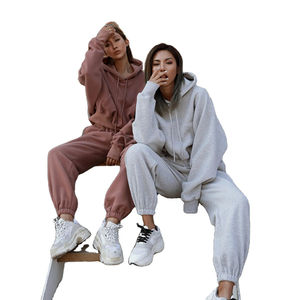 Ensemble sweat-shirt à capuche court personnalisé pour femmes hiver jogger haut court à capuche tenues courtes avec logo avant vêtements pour dames vierges - Product Image 2