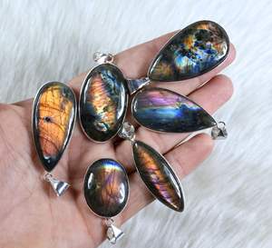 จี้อัญมณีลาบราดอไรต์สีม่วงหลายชิ้นสร้อยคอลาบราดอไรต์สีม่วงขายส่งสำหรับขายปลีก - Product Image 6