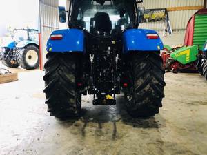 Tracteur 4x4 New Holland T7 210 Année 2021 Chargeur New Holland Certifié EPA Chargeur frontal pour une bonne offre 100 chevaux en vente - Product Image 5