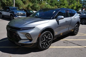 Chevrolet Blazer 2024 Usado en Venta |   Asientos Skyway Classics de Cuero, Cámara Trasera, Emisión Euro III, 8L - Product Image 4