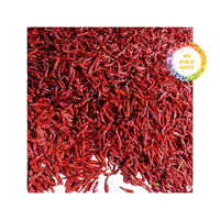 Chili séché rouge du Vietnam de type entier et coupé avec une riche saveur épicée, processus de séchage naturel, approvisionnement en vrac avec emballage personnalisé