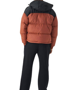 เสื้อแจ็คเก็ตพัฟเฟอร์กันน้ำคุณภาพสูงสำหรับฤดูหนาว แบบ unisex สไตล์ลำลอง สตรีทแวร์ ขายส่ง กันลม มีฮู้ด พร้อมโลโก้ด้านหน้า - Product Image 3