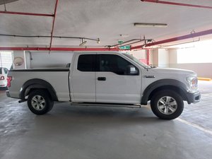 ฟอร์ด F150 XLT ปี 2018 เครื่องยนต์ 3.5 ลิตร GCC มือสอง ขับเคลื่อนสี่ล้อ ภายในสีอ่อน เบาะหนัง ระบบควบคุมความเร็วอัตโนมัติ พวงมาลัยซ้าย ยาง R16 เกียร์อัตโนมัติ มาตรฐานยูโร 6 - Product Image 2