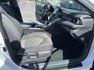 Toyota Camry LE FWD 2024 Usado en Buen Estado - Product Image 4