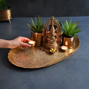 Plateau de service ovale décoratif en métal doré martelé de luxe, écologique, compatible lave-vaisselle, pour la maison, l'hôtel et les événements - Product Image 2