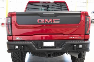EXTREMADAMENTE LIMPIO, GM-C SIE-RRA 2500 HD AT4X 2024, DURAMAX TURBODIÉSEL V8 4WD, ROJO VOLCÁNICO, ALTAMENTE EQUIPADO - Product Image 4