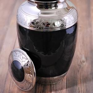 Urnas de cremación funeraria modernas de latón superventas de calidad superior al por mayor para cenizas humanas adultas capacidad personalizada - Product Image 1