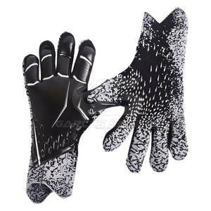 Gants de gardien de but avec protection des doigts et coussin supplémentaire pour les performances de match Gants de gardien de but haute performance - Product Image 1