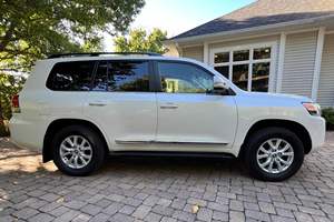 Cruiser 2018, moteur V8 de 5,7 litres, (DISPONIBLE EN VERSION DIRECTION GAUCHE ET DIRECTION DROITE) - Product Image 2