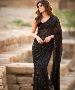 Nouveau Look fabuleux Festival porter coton soie broderie travail Saree avec chemisier pièce femmes indiennes porter Saree bas prix Surat ApparelGarment - Product Image 1