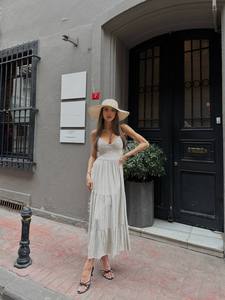 Vestido Midi de verano floral elegante con correas de lazo en los hombros Tela suave y ligera para uso diario o en la playa - Product Image 5