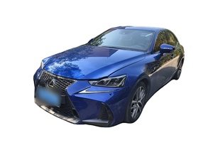 Modèle 2017 300 F SPORT Edition, d'occasion en bon état, faible kilométrage, aucun problème mécanique, prêt à rouler - Product Image 4