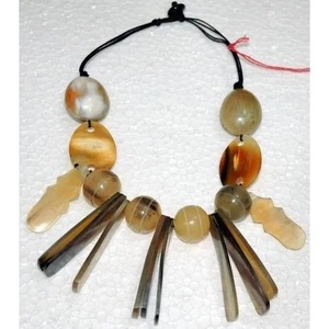Collier en corne artistique d'inspiration vintage pour femmes fabriqué à la main en inde technique polie artisanat naturel bijoux de mode animaux - Product Image 2