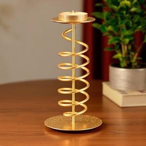 Elegante portavelas en espiral dorado Soporte decorativo elegante único para decoración del hogar y ocasiones navideñas - Product Image 5