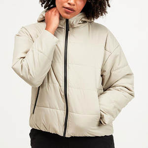 Chaqueta Acolchada de Invierno para Mujer Hecha en Pakistán, Chaqueta Personalizada con Peto, Tela Oxford, Logotipo Personalizado - Product Image 5