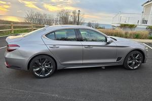 Genesis G70 AWD 3.3T Sport 2022 Usado en Buenas Condiciones - Product Image 2