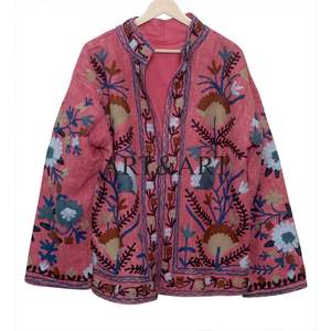 Manteau d'hiver pour femme en coton matelassé brodé à la main de qualité supérieure, longueur standard, couleurs et tailles personnalisables - Product Image 6