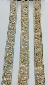 Rubans et lacets brodés à la machine sur mesure dans divers modèles et couleurs pour robes de mariée en couleur or - Product Image 4