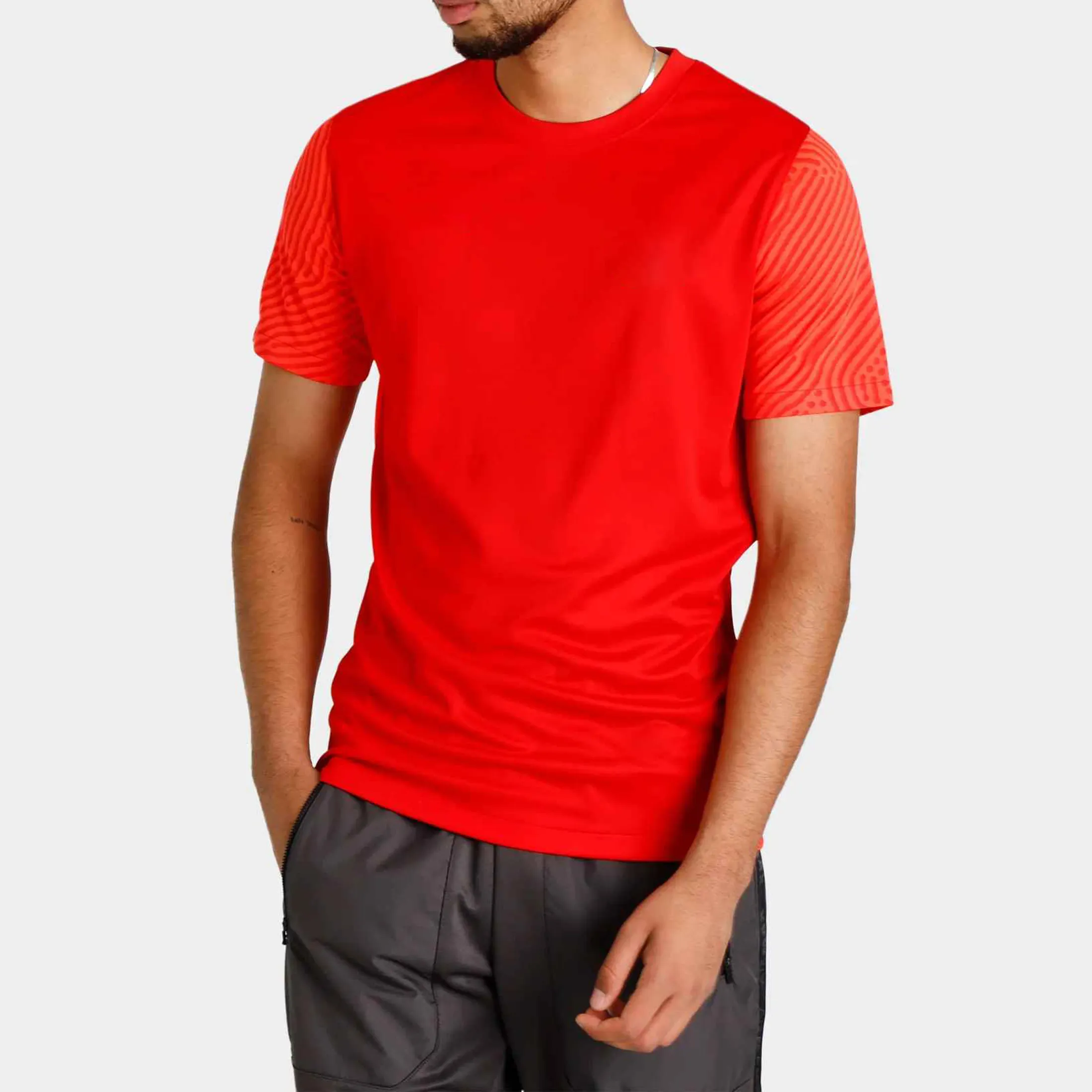 Camiseta de fútbol de casa de diseño personalizado a precio barato/Heavy GSM casual University RED Poliéster reciclado ligero y transpirable