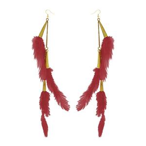 Tip Top Fashions Pendientes de plumas rojas chapados en oro 1310972G Accesorio de moda elegante - Product Image 1