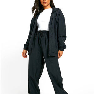 Ensemble de survêtement personnalisé pour femme en nylon, coupe-vent, léger, deux pièces, vêtements de sport, entraînement, gym, fournisseur OEM en gros - Product Image 3