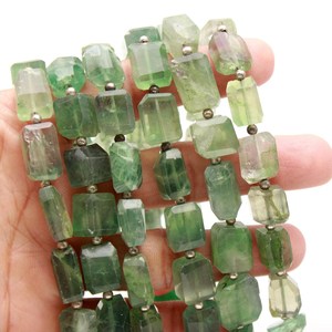 Cuentas con forma de pepitas facetadas de fluorita verde Natural de alta calidad para hacer joyas de diseñador de proveedor indio a la venta - Product Image 5