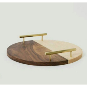 Plateaux de service en bois faits à la main de qualité super export avec un design unique de forme ronde et une poignée en métal à vendre - Product Image 1