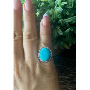 Anillo de Plata de Ley con Turquesa Reda Galvan Royston, Engaste de Bisel, Diamante de Corte Ovalado, Oro Rosa, Talla 6.25, Elegante, Moderno, Idea de Regalo - Product Image 2