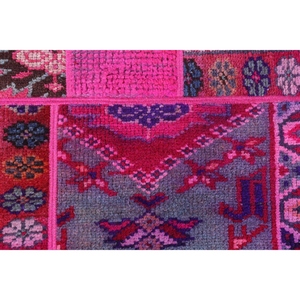 Alfombra Turca Vintage, Alfombra de Retazos de 2.3x6.1 pies, Alfombra Geométrica Rosa - Product Image 4