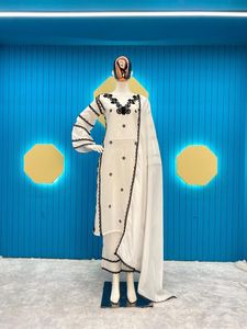 คอลเลกชันผู้หญิงอินเดียขายส่งเคอร์ติสําเร็จรูปพร้อม Salwar ในผ้าคุณภาพสูง ดูดีไซน์ใหม่ Kurta dhoti salwaar - Product Image 3