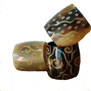 Servilletero de cuerno de vaca ecológico hecho a mano, accesorio de comedor rústico único, mesa de cuerno de búfalo, uso de fiesta, forma de anillo en stock - Product Image 4