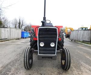 Tractor Agrícola Massey Ferguson 690 de 80HP con Tracción en las 4 Ruedas y Motor en Venta - Product Image 1